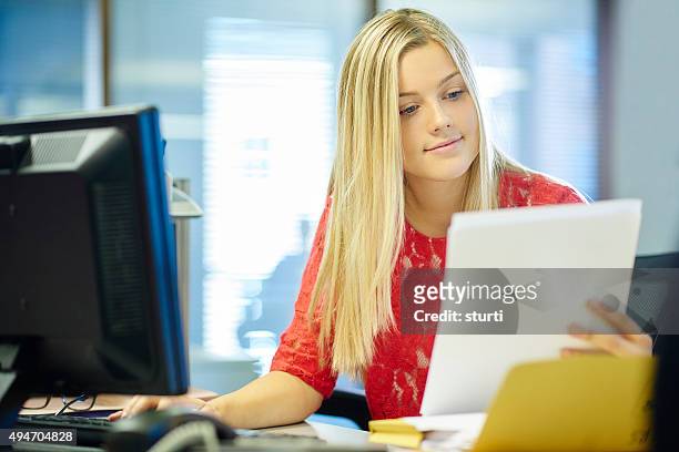 female work placement office worker - first job stock pictures, royalty-free photos & images