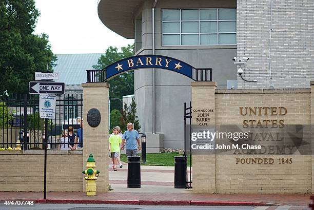 united states naval academy, "barry gate" - annapolis stock pictures, royalty-free photos & images