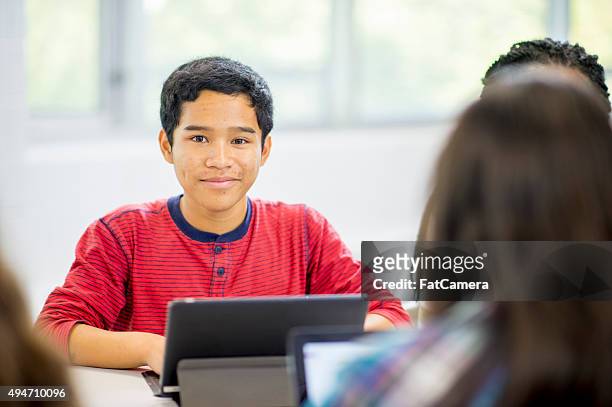 student sitting in the computer lab - reds training session stock pictures, royalty-free photos & images