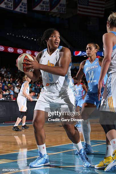 Markeisha Gatling of the Chicago Sky drives to the basket against the Atlanta Dream on May 24, 2014 at Allstate Arena in Rosemont, Illinois. NOTE TO...
