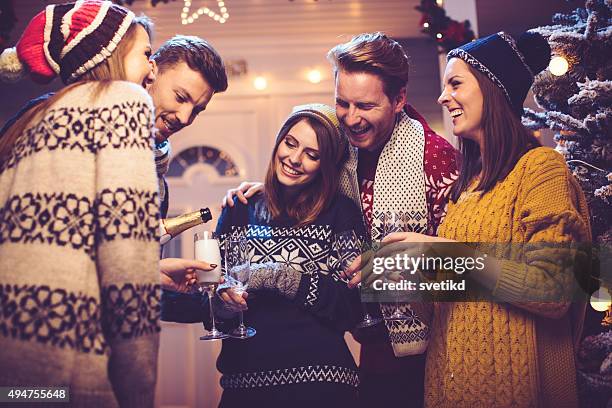 friends having fun outdoors. - wijn tuin stockfoto's en -beelden