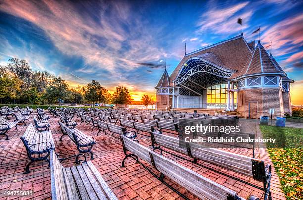 lake harriet bandshell - palco principal em espetáculos ao ar livre imagens e fotografias de stock