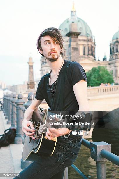 gitarrenspieler - cityfolk festival 2015 stock-fotos und bilder