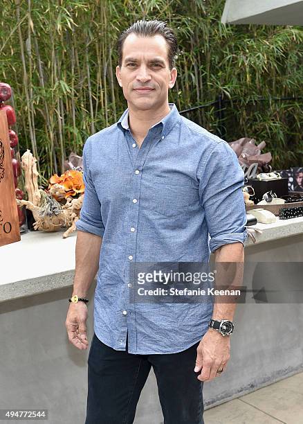 Actor Johnathon Schaech attends the Vince Camuto Mens exclusive preview at the home of Ashlee Margolis on October 28, 2015 in Beverly Hills,...
