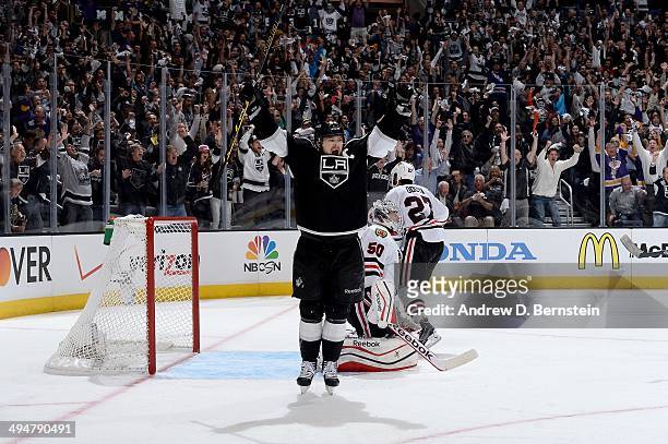 Dustin Brown of the Los Angeles Kings reacts after a goal against the Chicago Blackhawks in Game Six of the Western Conference Final during the 2014...
