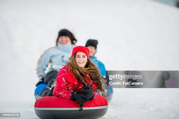 familia tubería interior de una colina - tubo de laboratorio fotografías e imágenes de stock