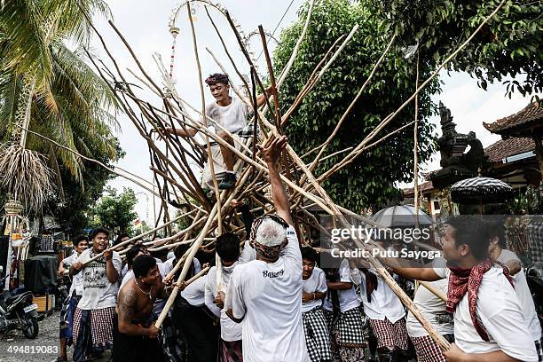 Mekotek Ritual In Bali Photos and Premium High Res Pictures - Getty Images