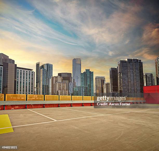 roof top of a city parking lot - melbourne rooftop parking stockfoto's en -beelden