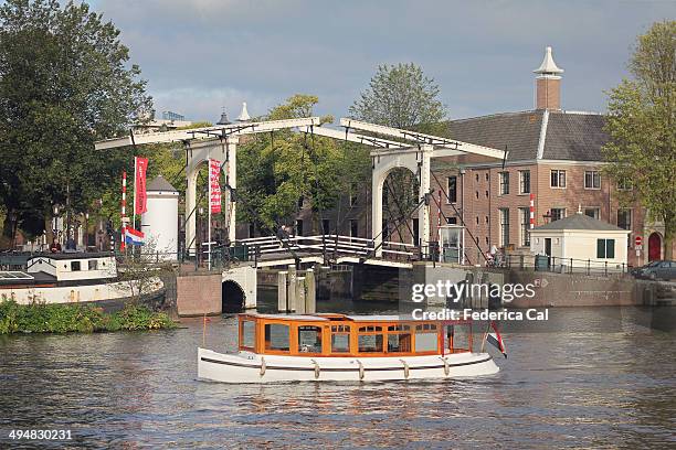 beautiful amsterdam - magere brug stockfoto's en -beelden