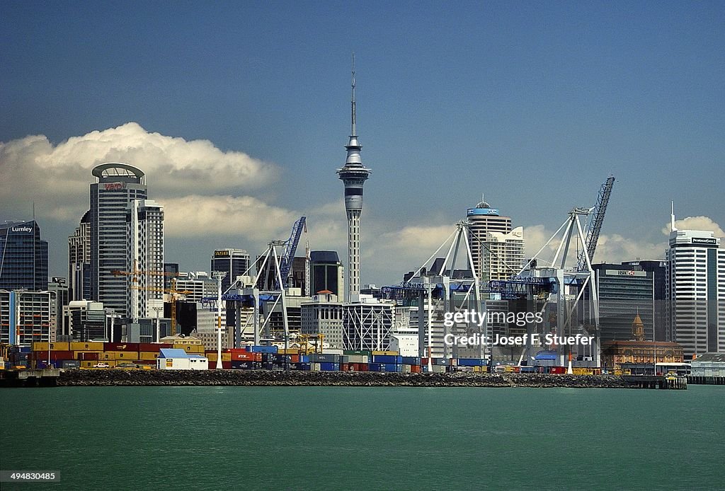 New Zealand's Cities & Landmarks