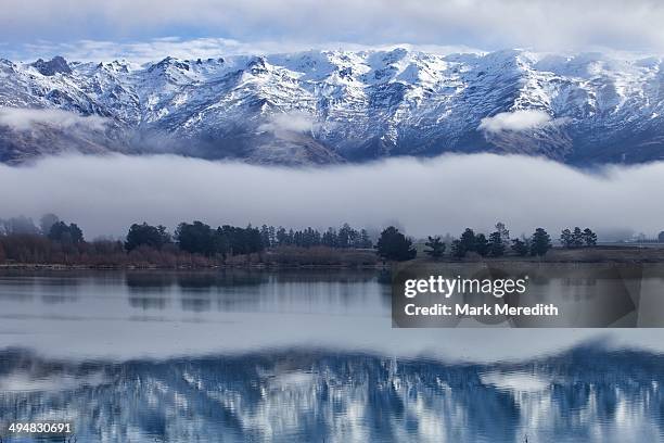 new zealand's cities & landmarks - lake dunstan stock pictures, royalty-free photos & images