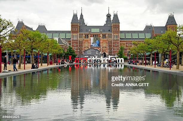 Am Amsterdam reflection Museum Square