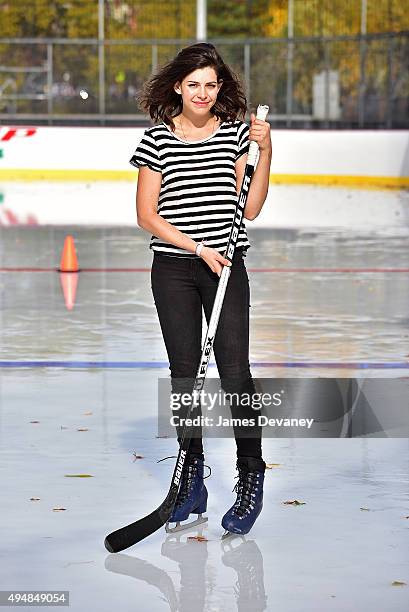 Lindsey Broad attends the New York Rangers and the Cast of IFCÕs Hockey Comedy Benders Face Off event at Lasker Rink on October 29, 2015 in New York...