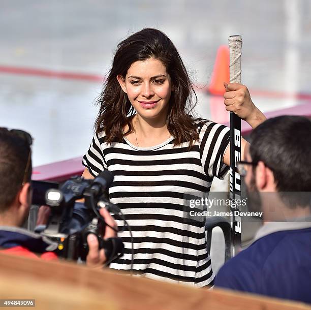 Lindsey Broad attends the New York Rangers and the Cast of IFCÕs Hockey Comedy Benders Face Off event at Lasker Rink on October 29, 2015 in New York...