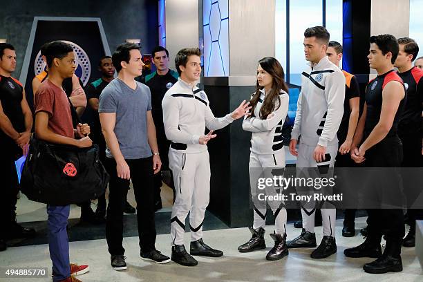 Lab Rats: On the Edge" - When the president awards Adam, Bree and Chase for their heroics, Leo feels left out and forms his own team. When Leo...