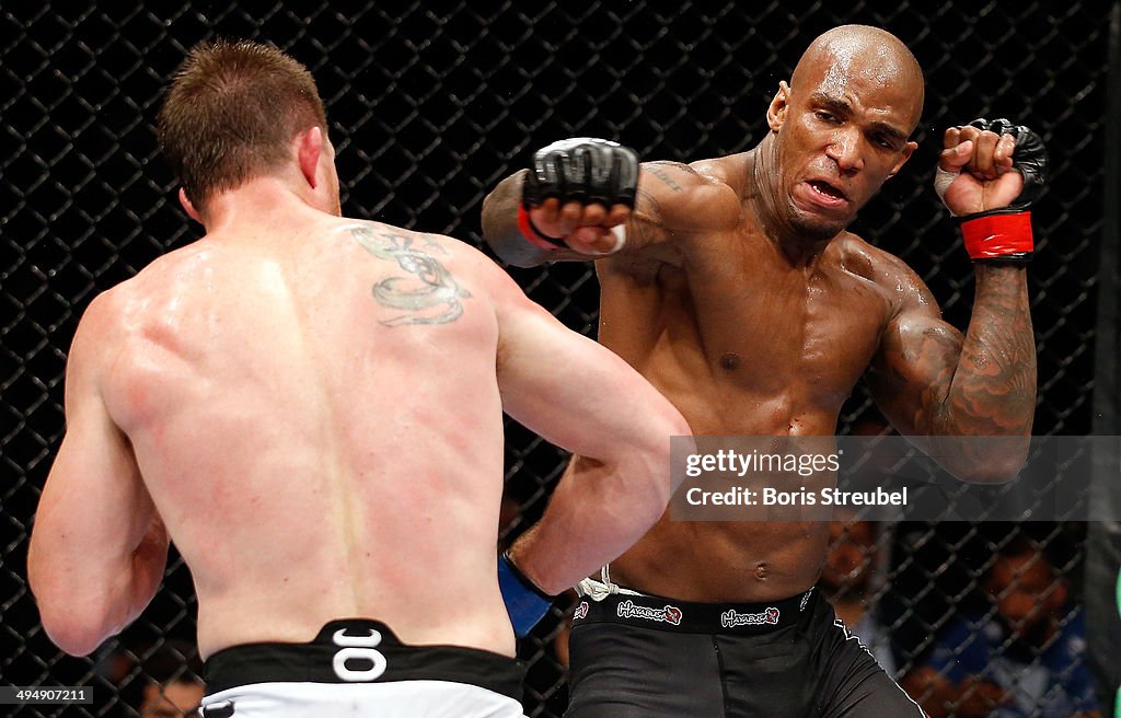 UFC Berlin: Mousasi v Munoz - Match 9: C.B. Dollaway v Francis Carmont