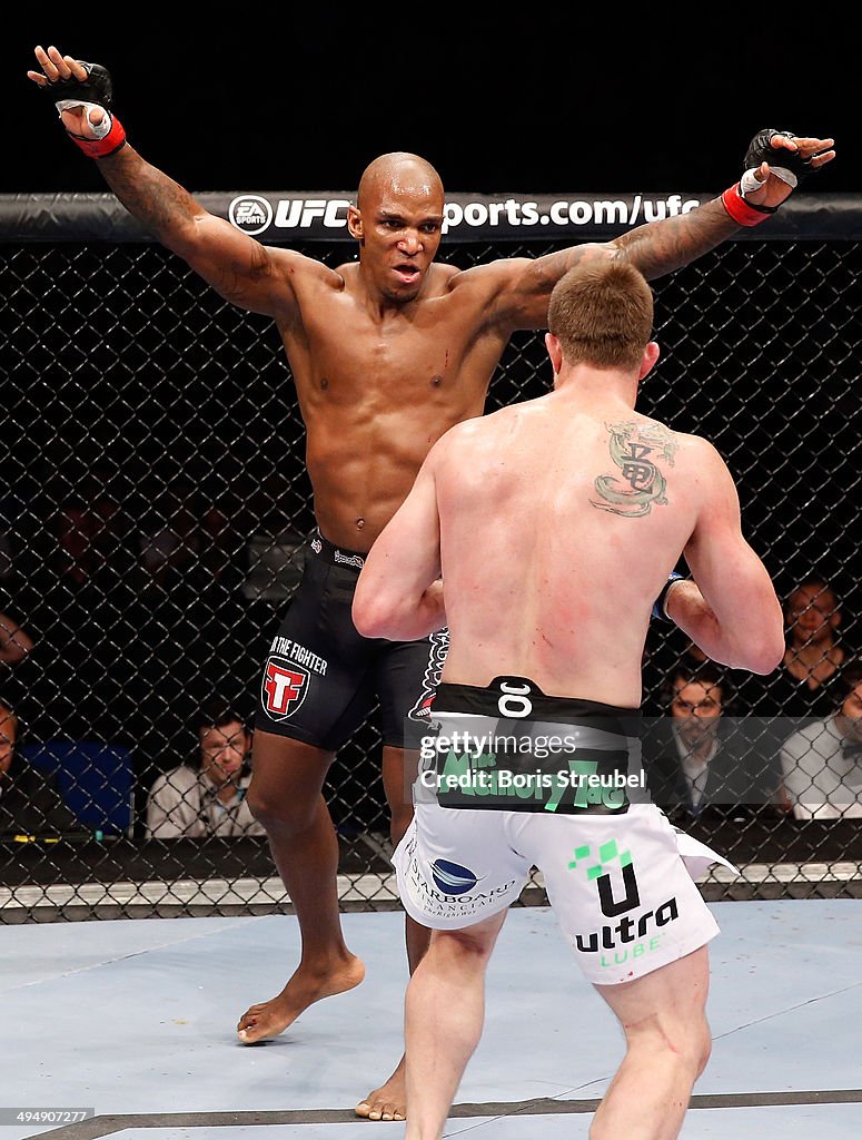 UFC Berlin: Mousasi v Munoz - Match 9: C.B. Dollaway v Francis Carmont