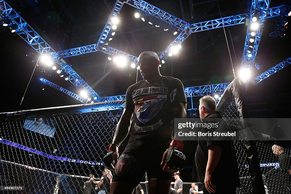 UFC Berlin: Mousasi v Munoz - Match 9: C.B. Dollaway v Francis Carmont