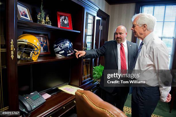 Mayor Scott Phillips, right, gives a tour of of his office in City Hall to Sen. Thad Cochran, R-Miss., in Olive Branch, Miss., May 30, 2014.