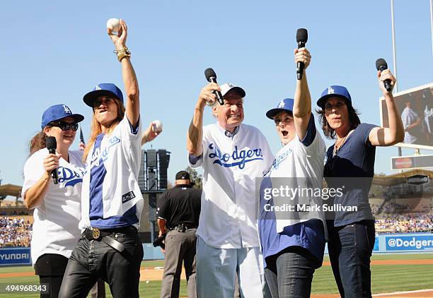Cast members from film "A League of Their Own" Tracy Reiner, Anne Ramsay, Garry Marshall, Megan Cavanagh and Patti Pelton announce It's Time For...