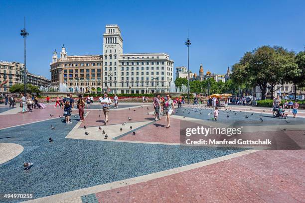 placa de catalunya barcelona - catalonia square stock-fotos und bilder