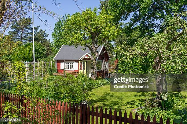 allotment garden at arsta in stockholm - community garden stockfoto's en -beelden