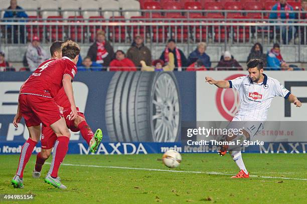 Stephan Salger of Bielefeld scores his teams second goal during the Second Bundesliga match between 1. FC Kaiserslautern and Arminia Bielefeld at...