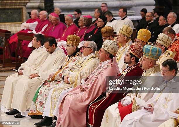 Armenian Rite Mass Photos and Premium High Res Pictures - Getty Images
