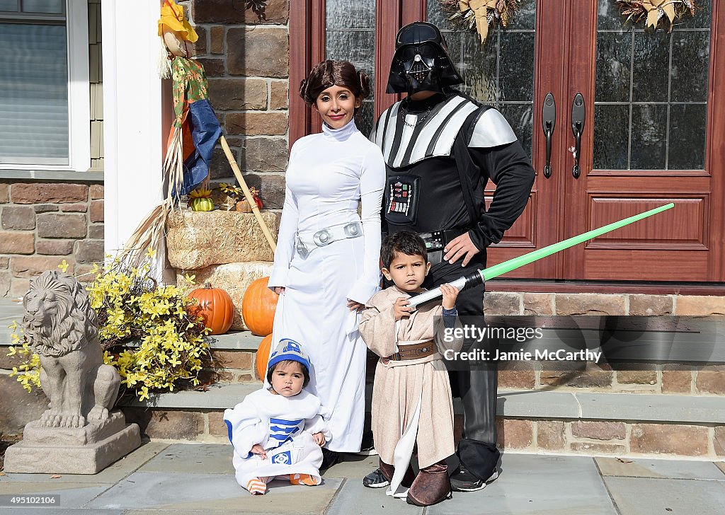 Nicole "Snooki" Polizzi, Jionni Lavalle And Family Celebrate Halloween 2015