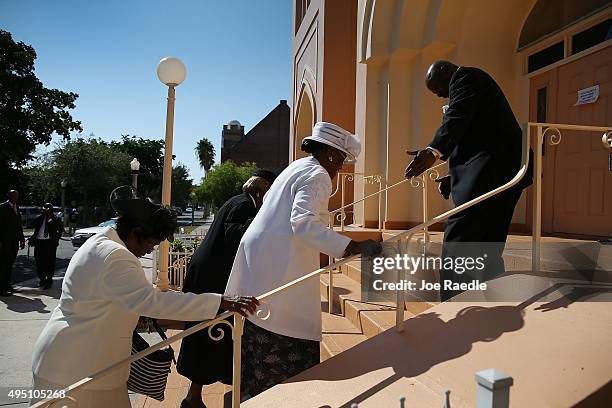 Mourners arrive for the funeral of Corey Jones at the Payne Chapel AME church on October 31, 2015 in West Palm Beach, Florida. The 31 year old was...