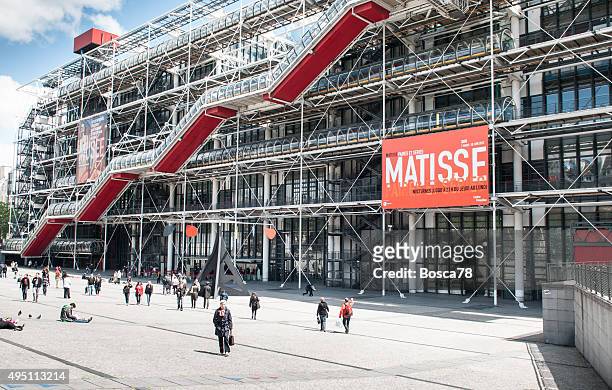 pompidou centre in paris, france - centre georges pompidou stock pictures, royalty-free photos & images