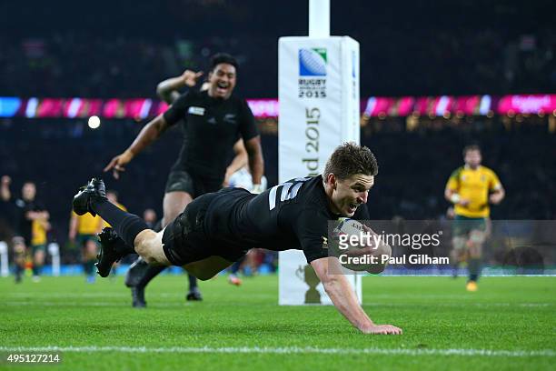Beauden Barrett of New Zealand dives to score his team's third try during the 2015 Rugby World Cup Final match between New Zealand and Australia at...