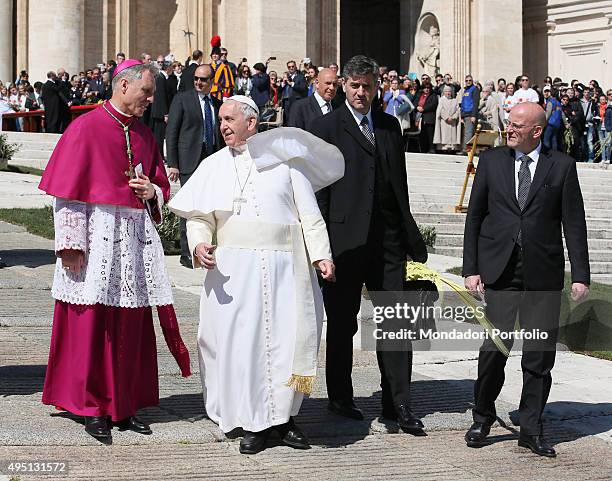 Pope Francis celebrating the mass on Palm Sunday in St Peter's Square. Vatican City, 29th March 2015