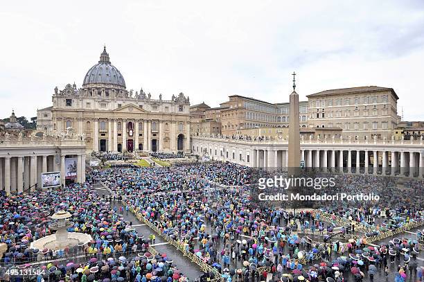 Pope Francis celebrating the Easter mass in St Peter's Square. Vatican City, 5th April 2015
