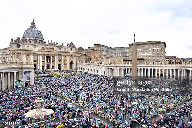 Pope Francis celebrating the Easter mass in St Peter's Square. Vatican City, 5th April 2015