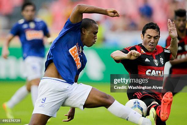 Borges of Cruzeiro struggles for the ball with Chicao of Flamengo during a match between Cruzeiro and Flamengo as part of Brasileirao Series A 2014...