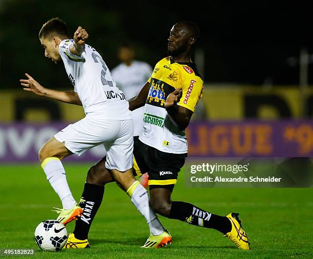 Lucas Lima of Santos in action during the match between Santos and Criciuma for the Brazilian Series A 2014 at Primeiro de Maio Stadium on June 1,...