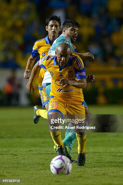 Egidio Arevalo of Tigres runs after the ball during the 15th round match between Tigres UANL and Santos Laguna as part of the Apertura 2015 Liga MX...