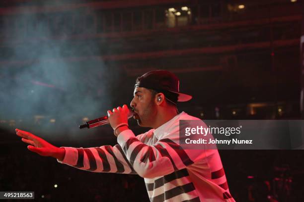 Drake performs in concert during Hot 97 Summer Jam 2014 at MetLife Stadium on June 1, 2014 in East Rutherford City.