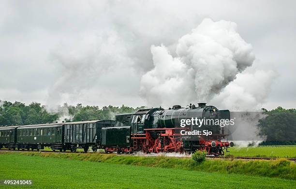 steam train - apeldoorn stockfoto's en -beelden