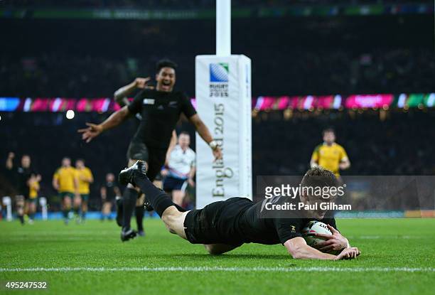 Beauden Barrett of New Zealand scores his team's third try during the 2015 Rugby World Cup Final match between New Zealand and Australia at...