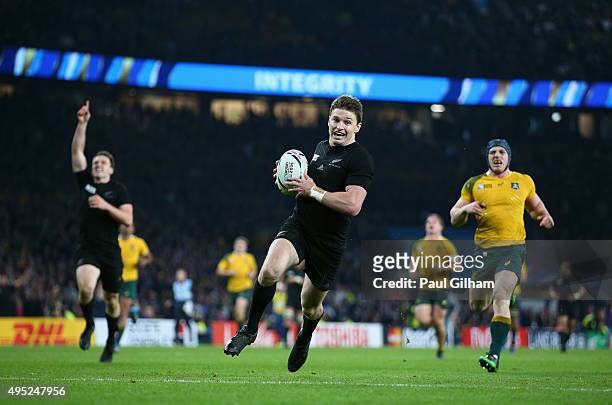 Beauden Barrett of New Zealand scores his team's third try during the 2015 Rugby World Cup Final match between New Zealand and Australia at...
