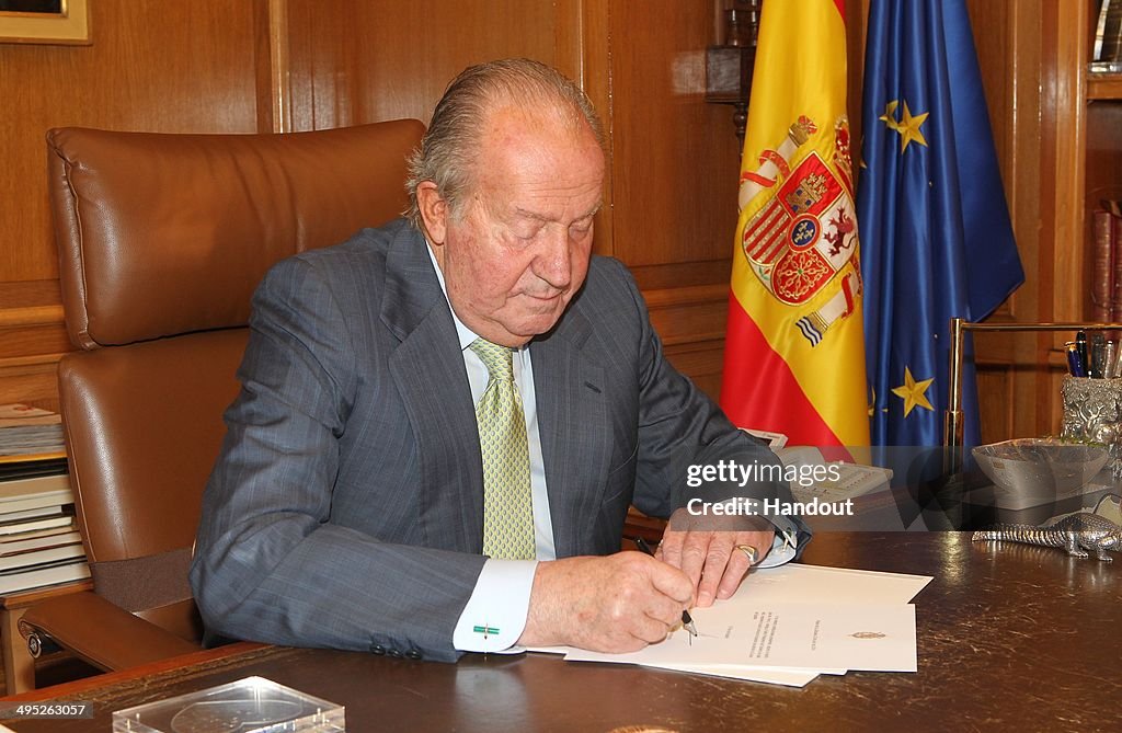 Spain's King Juan Carlos Announces Plans To Abdicate After 39 Year Reign