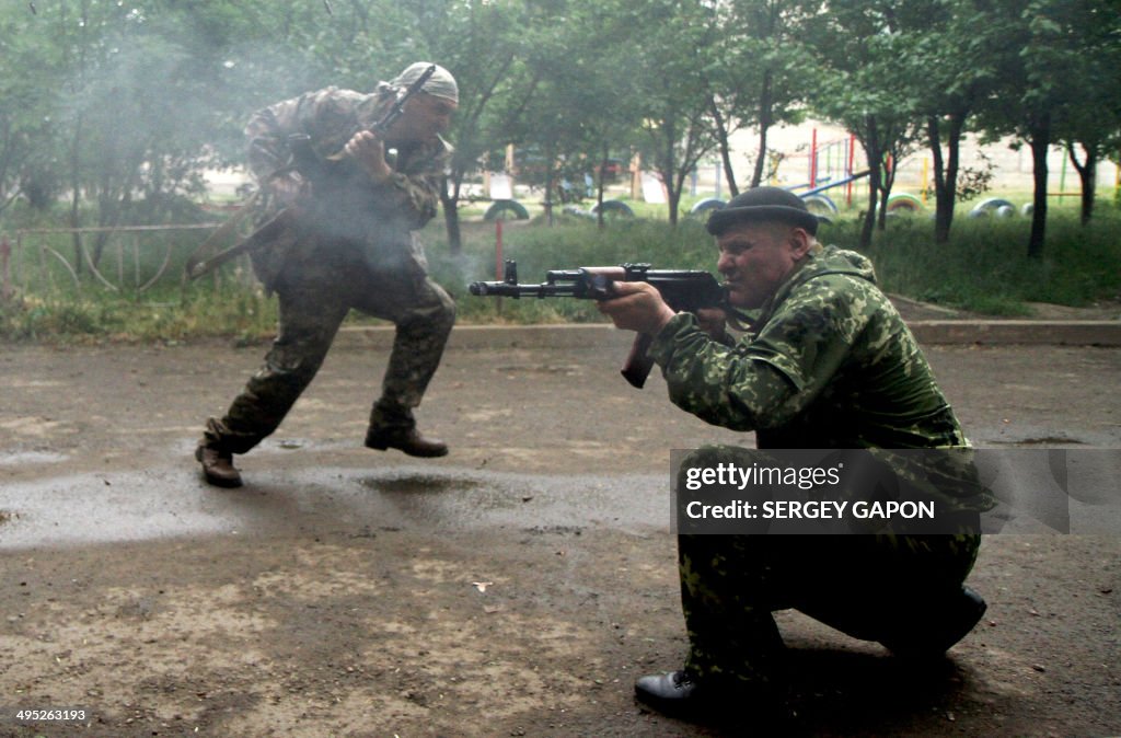 TOPSHOT-UKRAINE-RUSSIA-POLITICS-CRISIS-EAST-TOLL