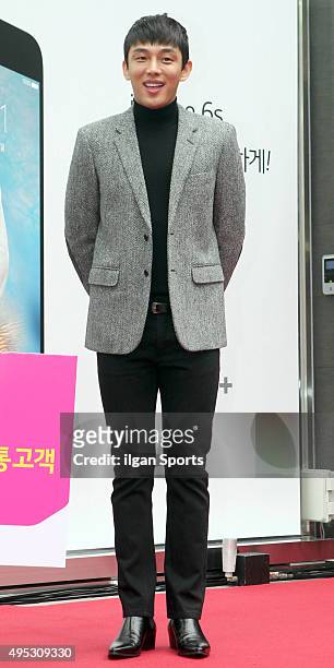 Yoo Ah-in attends the LG U+ iPhone 6s launching event at Gangnam on October 23, 2015 in Seoul, South Korea.