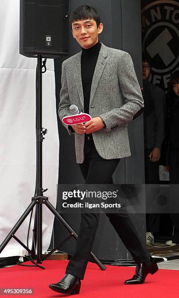 Yoo Ah-in attends the LG U+ iPhone 6s launching event at Gangnam on October 23, 2015 in Seoul, South Korea.