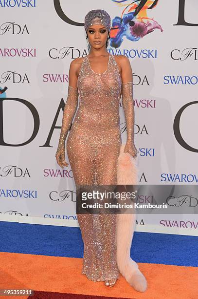 Rihanna attends the 2014 CFDA fashion awards at Alice Tully Hall, Lincoln Center on June 2, 2014 in New York City.