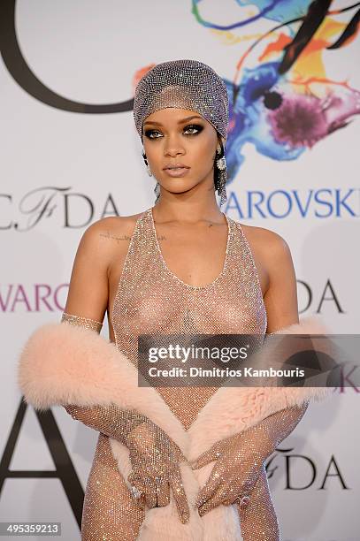Rihanna attends the 2014 CFDA fashion awards at Alice Tully Hall, Lincoln Center on June 2, 2014 in New York City.