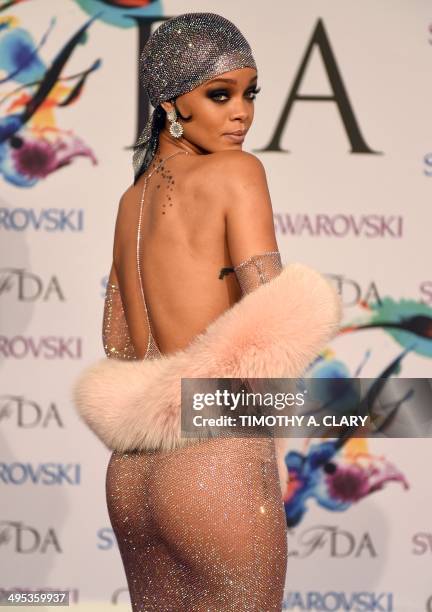 Rihanna attends the 2014 Council of Designer of America Awards at Alice Tully Hall, Lincoln Center June 2, 2014 in New York City. AFP PHOTO / Timothy...