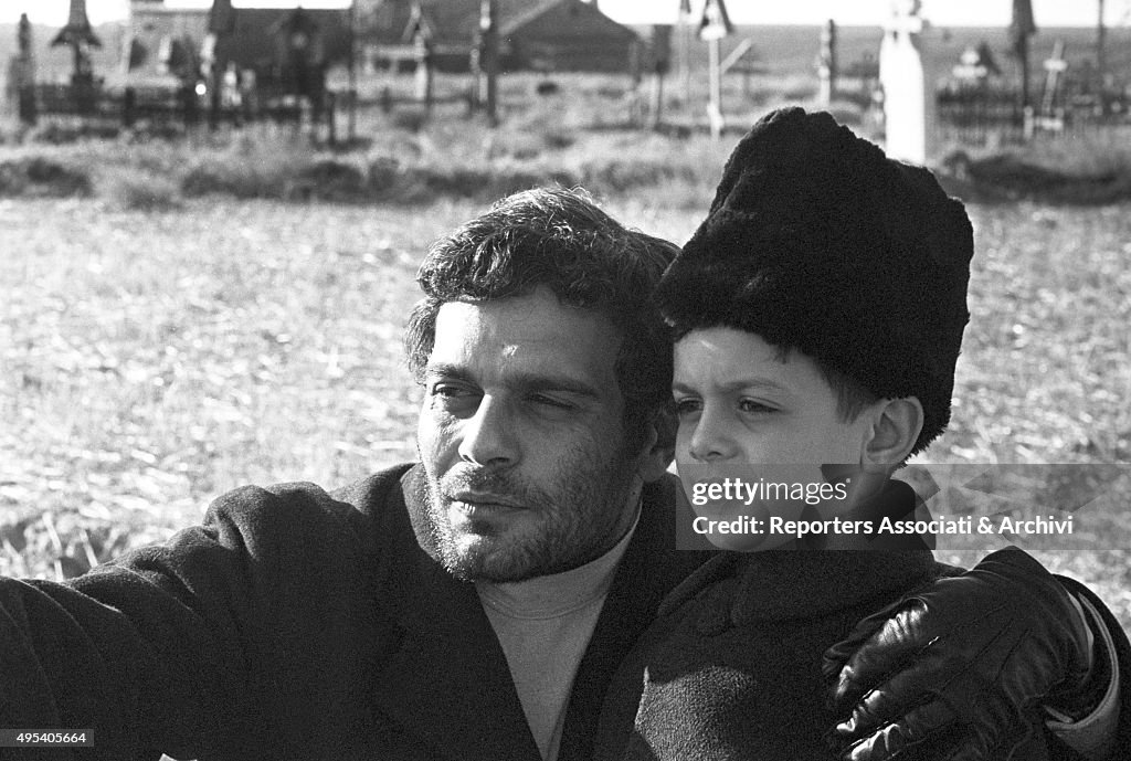 Egyptian Actor Omar Sharif Showing Something To His Son Tarek Sharif egyptian-actor-omar-sharif-showing-something-to-his-son-tarek-sharif